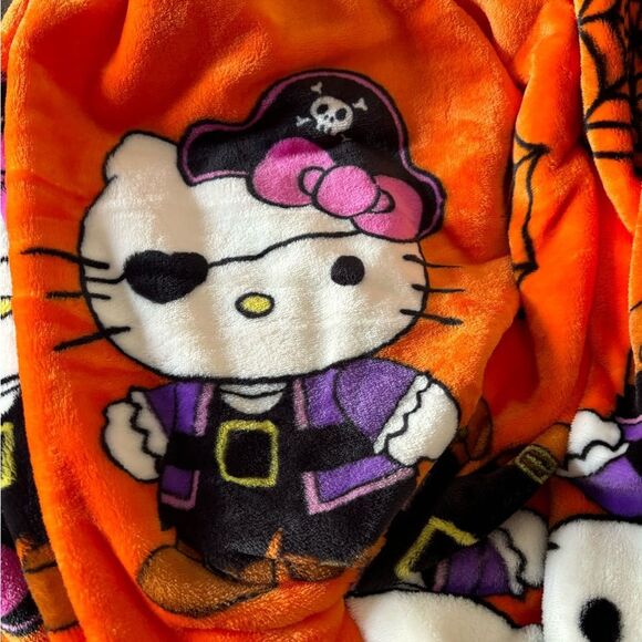 HELLO KITTY PLUSH ORANGE TRICK OR TREAT BLANKET - Picture 5 of 7